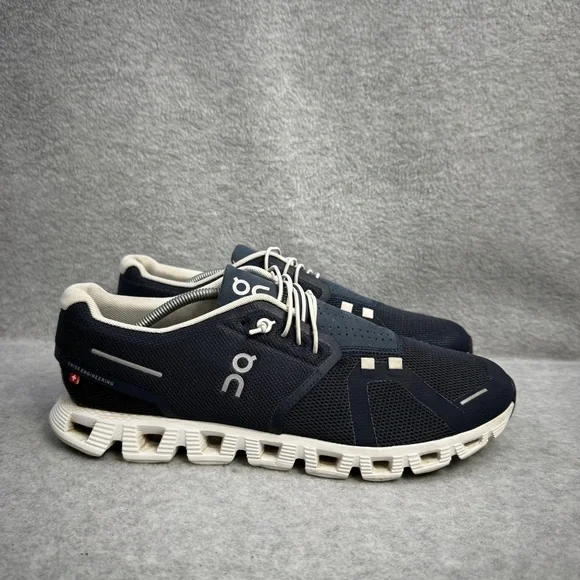 On Running Shoes Mens Size 9.5 Cloud 5 Navy Blue White Low Top Athletic Sneakers - Picture 4 of 10